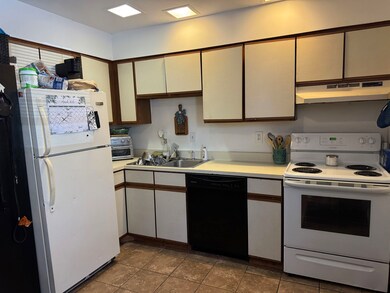 220 Mascoma St unit 19, Lebanon, NH 03766 - photo 4