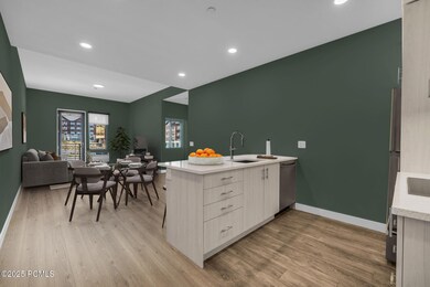 4-web-or-mls-2303-deer-hollow-rd-unit-13