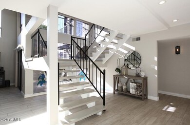 Foyer-Staircase