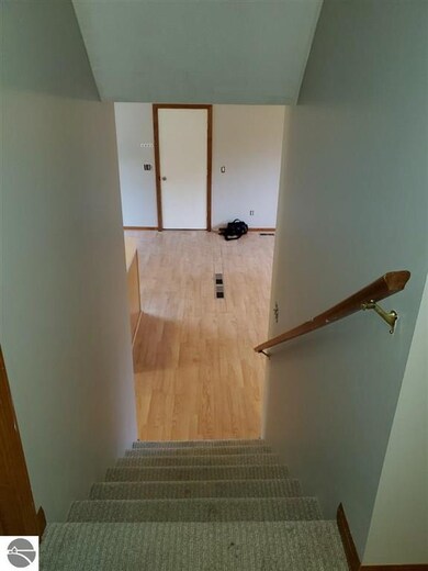 12190 S Lincoln Hollow Ct, Cedar, MI 49621 - photo 6