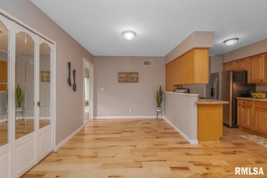 14 Vista Ct, Davenport, IA 52806 - photo 2