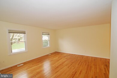14916 Pomquay Ct, Gaithersburg, MD 20878 - photo 3