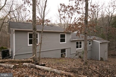 1206 Lakeview Dr, Cross Junction, VA 22625 - photo 4