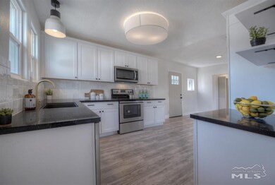 414 1/2 13th St, Sparks, NV 89431 - photo 4