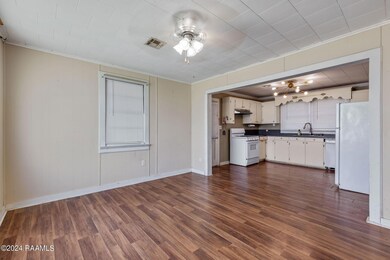 905 St Charles 3