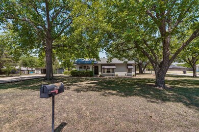 1302 Grand Ave, Cleburne, TX 76033 - photo 3