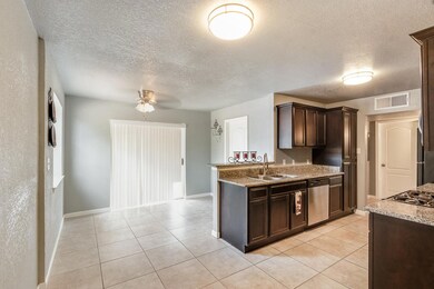 8100 Hickory Ln, El Paso, TX 79915 - photo 7