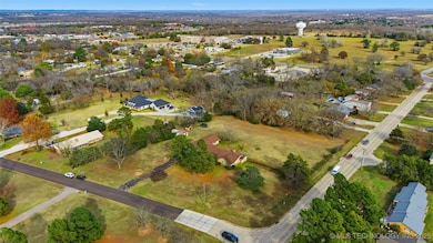 112 N Hillcrest St, Ada, OK 74820 - photo 7