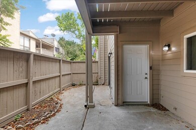 9566 Windswept Ln unit 9566, Houston, TX 77063 - photo 4