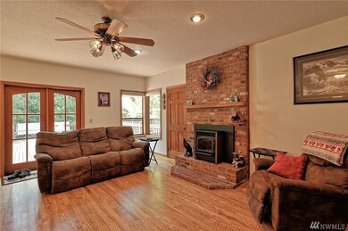 16424 E Lake Goodwin Rd, Stanwood, WA 98292 - photo 7