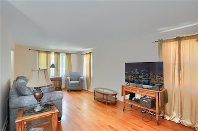 1054 Osage Dr, Pittsburgh, PA 15235 - photo 7