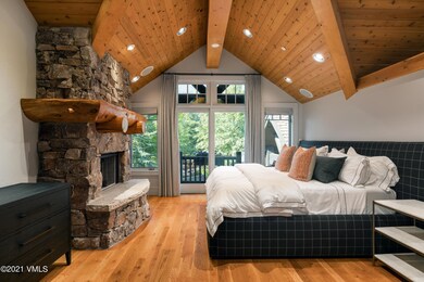 78_aspen_meadows_interior_apartment