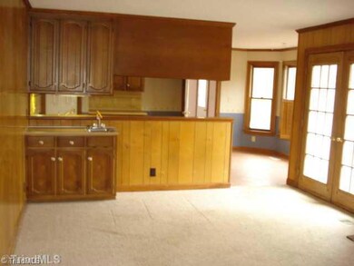 5773 Drake Rd, Greensboro, NC 27406 - photo 3