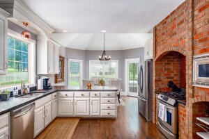 1927 Daly Dr, Harrison, AR 72601 - photo 5