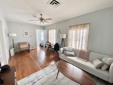 1654 Colquitt St, Houston, TX 77006 - photo 2