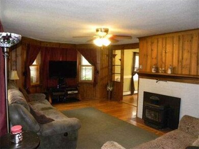 717 Charlton St, Southbridge, MA 01550 - photo 4