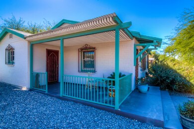 3238 East Lee