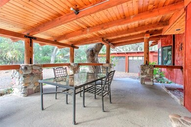 Large porch ideal for quiet reflection in this bea
