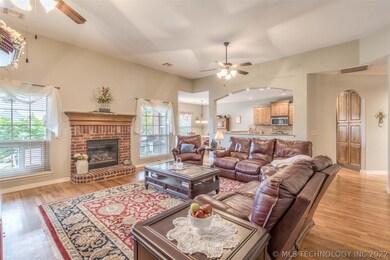 Gas log fireplace, hardwoods, open plan, serving b