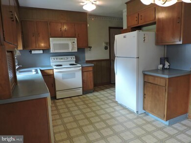 17957 Oak Ridge Dr, Hagerstown, MD 21740 - photo 7