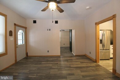 5605 Hawthorne Rd, La Plata, MD 20646 - photo 3