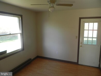 17436 Cindy Ln, Hagerstown, MD 21740 - photo 7