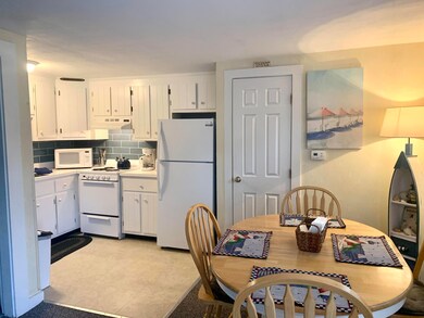 Dining area - kitchen