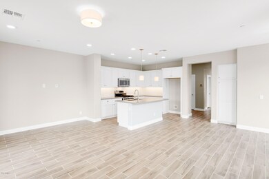 006-Fulton-Ranch-Serenity-Kitchen Far