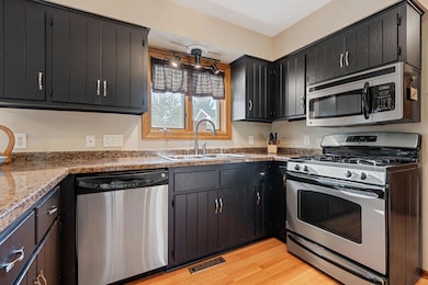 508 Karin Dr, North Prairie, WI 53153 - photo 3