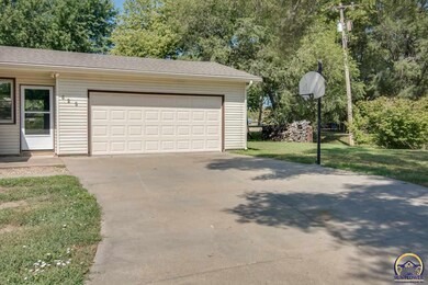 625 Fowler St, Maple Hill, KS 66507 - photo 2