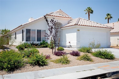 Great curb appeal, easy desert landscaping!