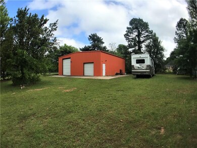 40 ft x 40 ft SHOP. ALL METAL.