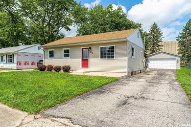 214 Welch Dr, Lincoln, IL 62656 - photo 2