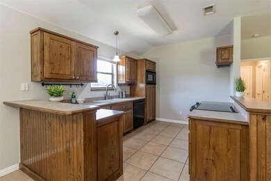 329 Clark Ave, Weatherford, TX 76085 - photo 7