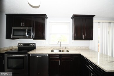 19542 Twinflower Cir, Germantown, MD 20876 - photo 6