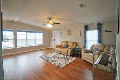 724 Oleander Cir, Sebastian, FL 32976 - photo 2