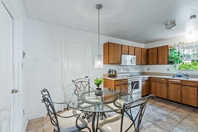 Eat-In Kitchen