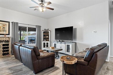 736 S Mountain View Rd (12 of 48)