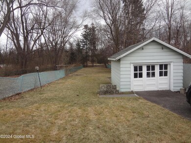 81 Cuthbert St, Schenectady, NY 12302 - photo 6
