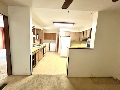 333 Charing Cross Rd, Elk Grove Village, IL 60007 - photo 6