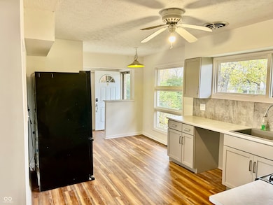 1015 E Adams Dr, Franklin, IN 46131 - photo 6