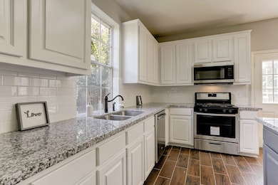 29735 Spring Terrace Dr, Spring, TX 77386 - photo 2