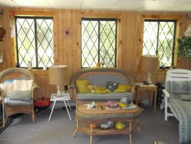 9869 Deerwood Dr, Tobyhanna, PA 18466 - photo 5