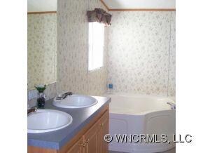 51 Bittersweet Dr, Hendersonville, NC 28792 - photo 6