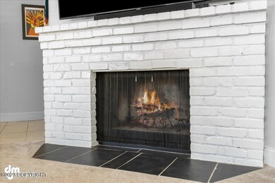 06-Fireplace_ELI08895