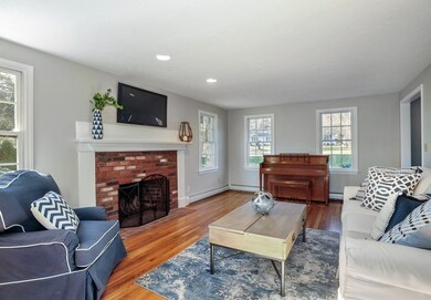 213 Edgewater Dr, Pembroke, MA 02359 - photo 3