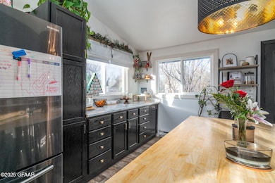 8 Kemble Cir, East Grand Forks, MN 56721 - photo 4