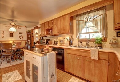 762 Remington Dr, North Tonawanda, NY 14120 - photo 7