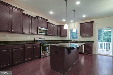 556 Bluffton Dr, Glen Burnie, MD 21060 - photo 3