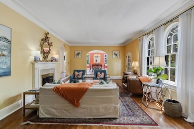 2346 N Strathmore Cir, Memphis, TN 38112 - photo 5